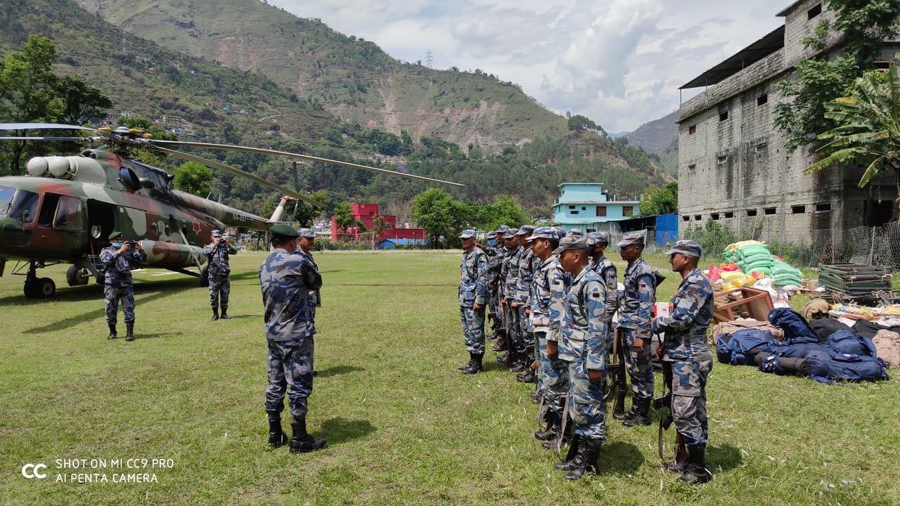 सशस्त्र प्रहरीको टोली दार्चुलाको व्यास गाउँपालिका–१ छाङरु पुग्यो