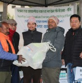 नेपालगन्जका सरसफाईकर्मीलाई पिपिई सेट वितरण