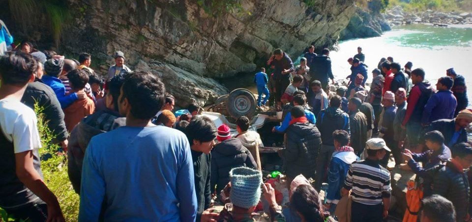 बाग्लुङमा जीप दुर्घटना हुँदा १४ जनाको मृत्यु