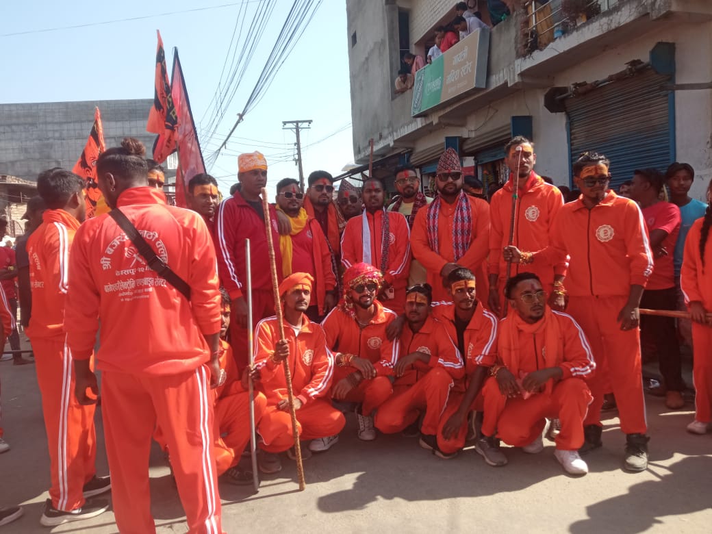 नेपालगञ्ज-१२ मा बजरंग लाठी क्लबद्वारा विभिन्न व्यक्तिलाई सम्मान
