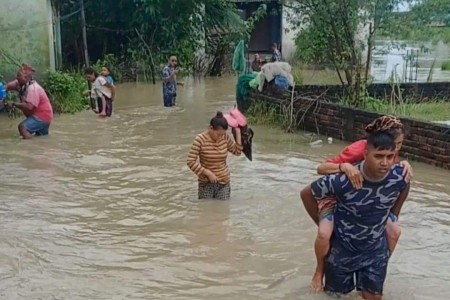 नेपालगन्ज-२० गायत्रीनगरका १२ जनाको उद्दार