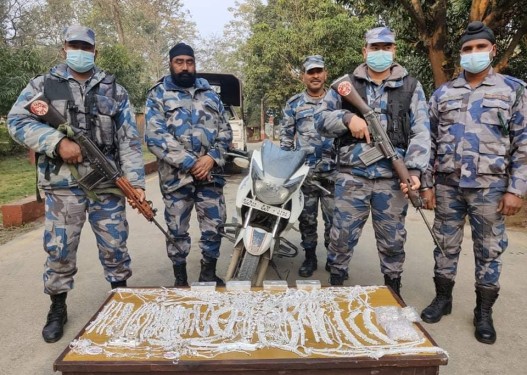 सशस्त्र प्रहरीले नेपालगञ्जबाट बरामद गर्यो पौने ९ लाखको चाँदी