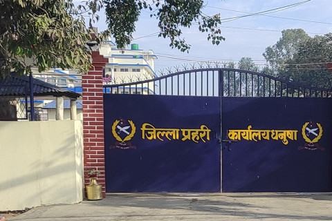 प्रहरी हिरासतबाट ८ जना थुनुवा फरार